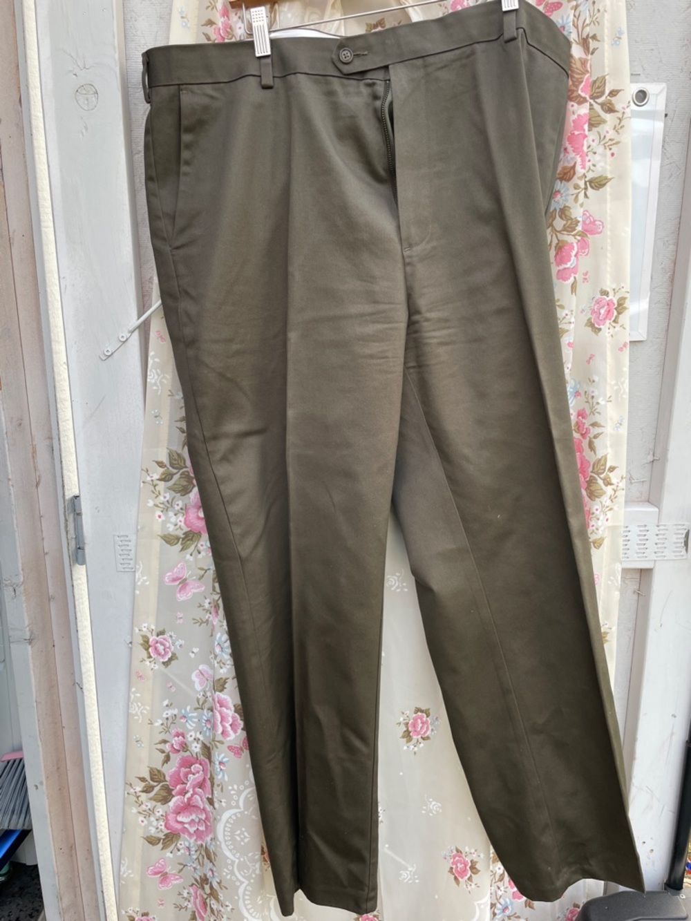 Roundtree & Yorke Olive Green Men's Chinos